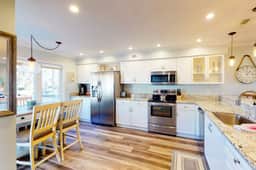 30-Day Marshfront Rental Condo w/Amazing Views, 2 Porches, Laundry & Shared Pool