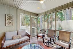 Cabin in the maritime forest with pool and golf on-site - walk to the beach