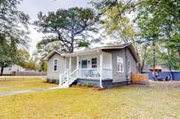 Cozy, Well-Appointed Home Near Top Charleston Destinations w/Firepit
