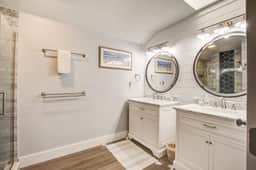 Spacious, dog-friendly home with screened porch, next to the beach path