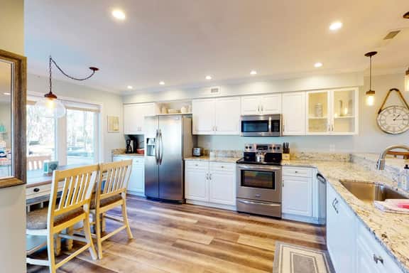 30-Day Marshfront Rental Condo w/Amazing Views, 2 Porches, Laundry & Shared Pool