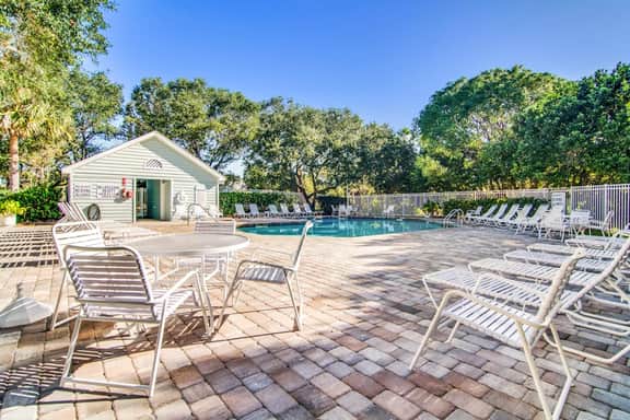Beautifully decorated cottage steps from the beach with pool & open layout
