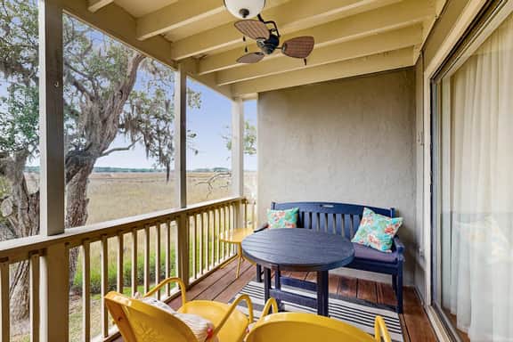 Charming Coastal Condo, with Shared Pool, Fitness Center & Dock