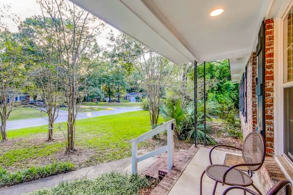 Charming dog-friendly home with enclosed yard, fast WiFi, & washer/dryer