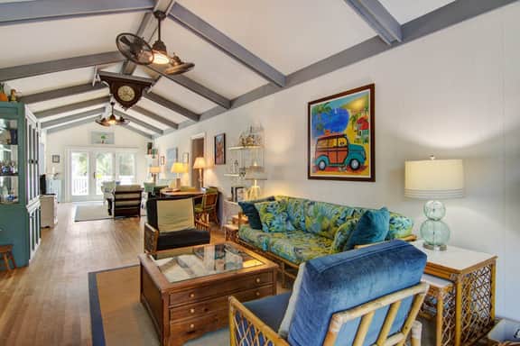 Dog-friendly coastal cottage w/deck & private gas grill - short walk to beach