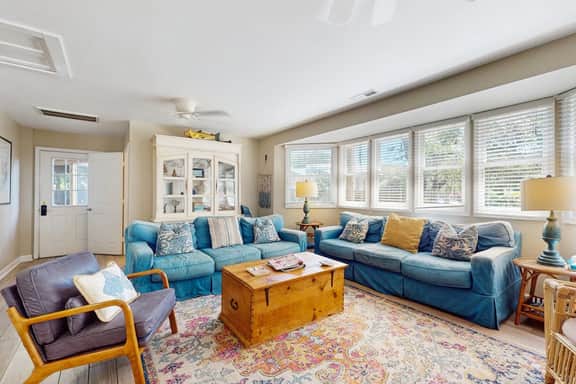 Downtown dog-friendly home with outdoor shower, level 2 EV charger