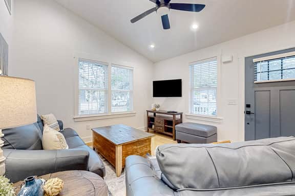 Cozy, Well-Appointed Home Near Top Charleston Destinations w/Firepit