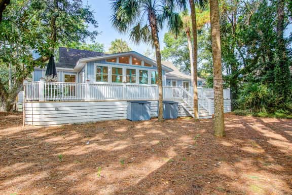 Stunning home, close to beach with large deck, pool & outdoor shower