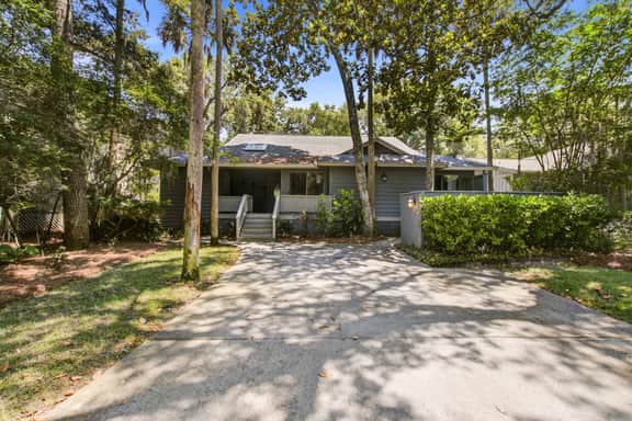 Shaded Lakeview Home with Deck & Screened Porch - Near Beach, Dogs OK