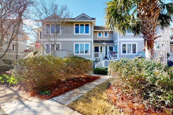 30-Day Marshfront Rental Condo w/Amazing Views, 2 Porches, Laundry & Shared Pool