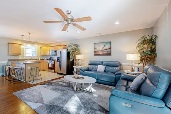 Walk to Park Circle | Dog-Friendly Yard & Firepit