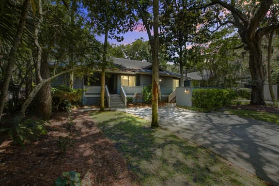 Shaded Lakeview Home with Deck & Screened Porch - Near Beach, Dogs OK